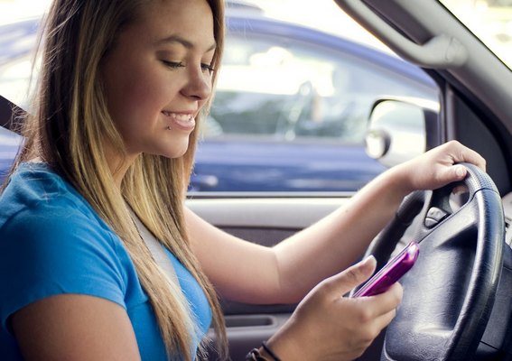 Don't Use Smart Phones While Car Driving