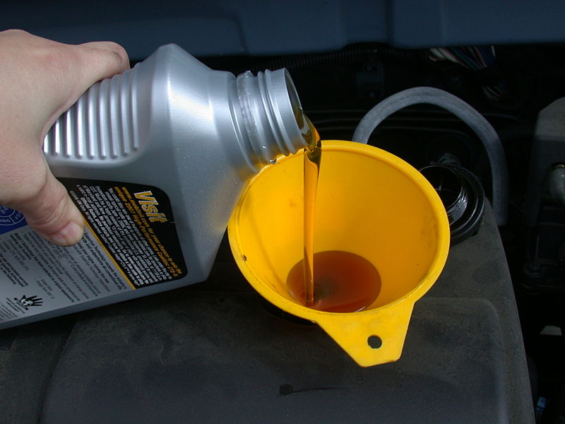 Change Oil Before You Sell Your Car Online