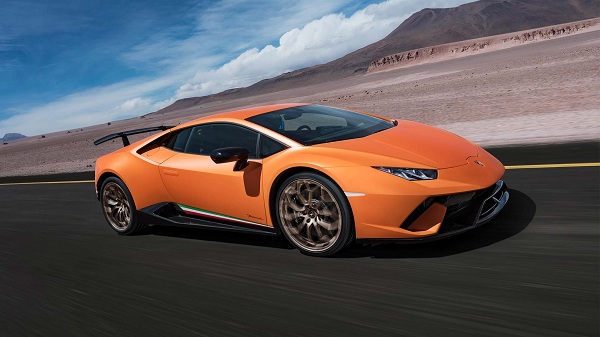 Engine Specification and Performance of the 2017 Huracan