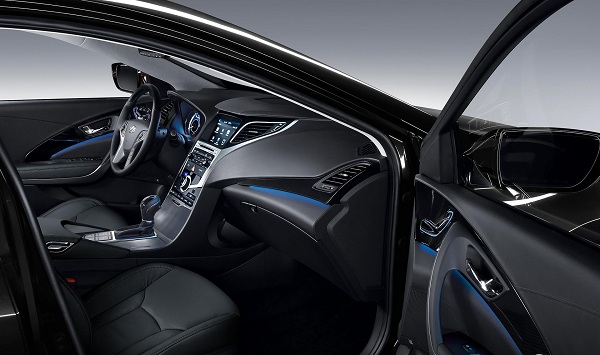 Interior of the new Hyundai Azera