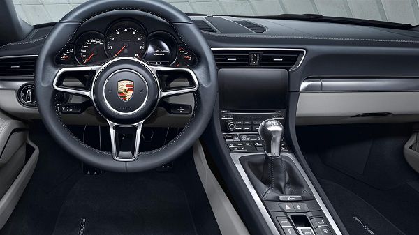 Interior of the 2017 Porsche 911 Carrera