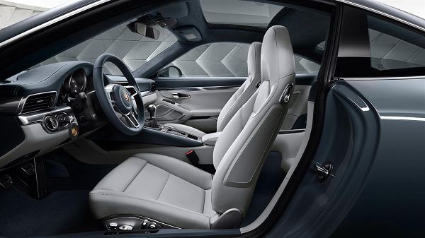 Interior of the 2017 Porsche 911 Carrera