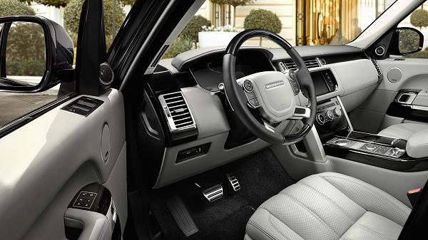 Interior of the 2017 Land Rover Range Rover