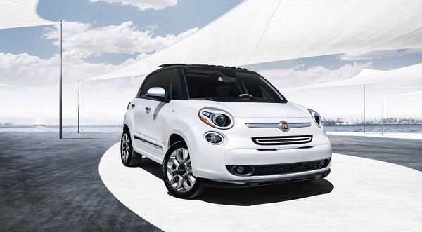 Exterior of 2017 Fiat 500L