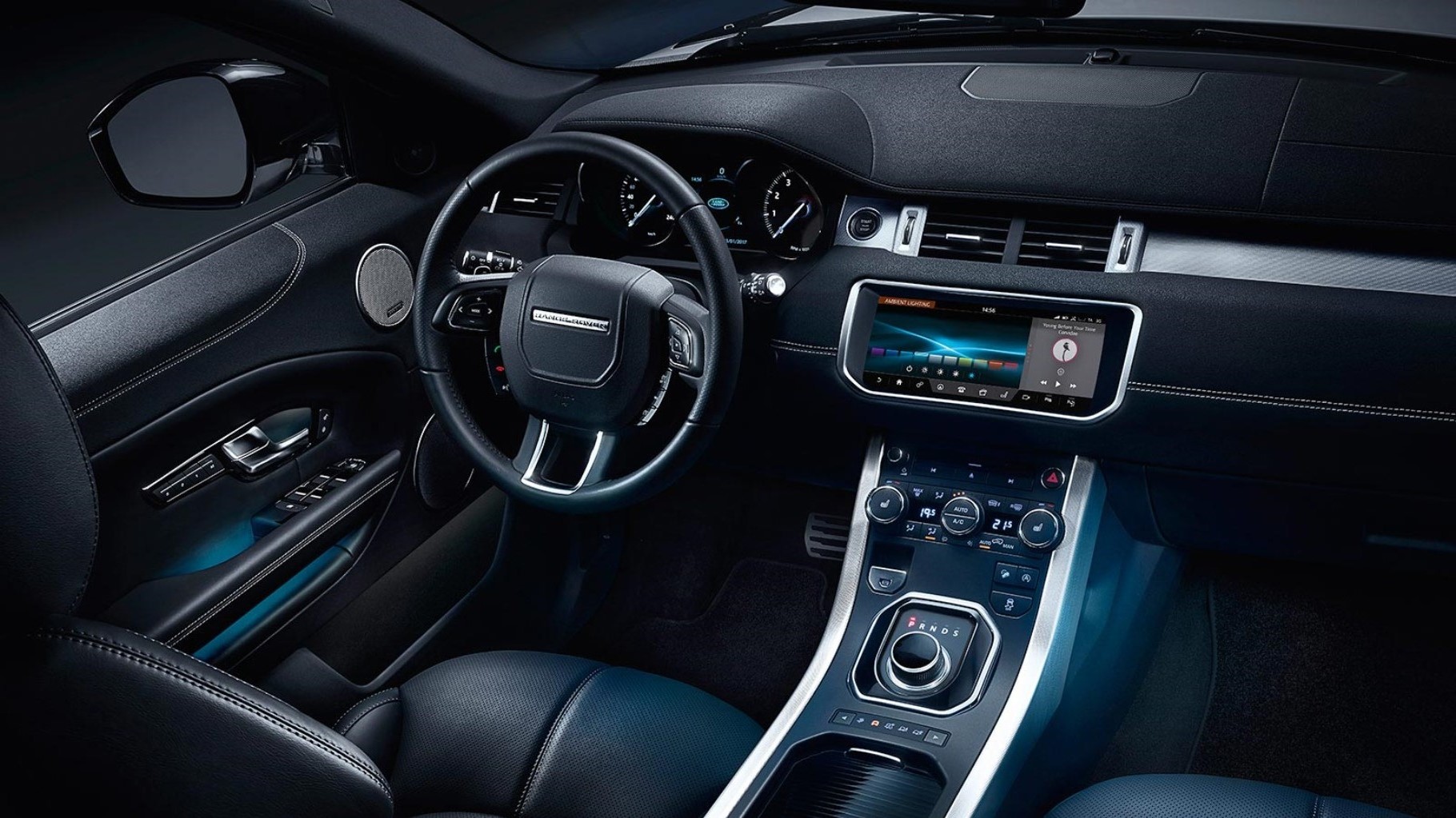 Interior of the 2018 Land Rover Range Rover Evoque